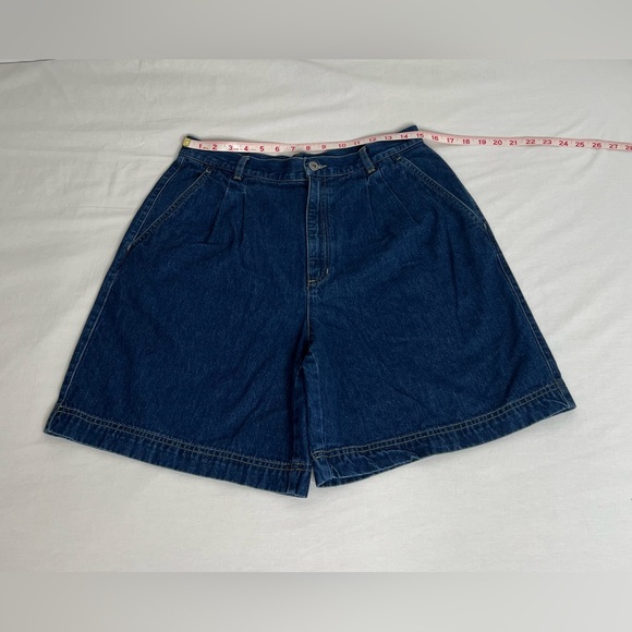 Liz Claiborne Women Blue Jean Denim Shorts 3 Pockets Size 14 - Picture 1 of 7